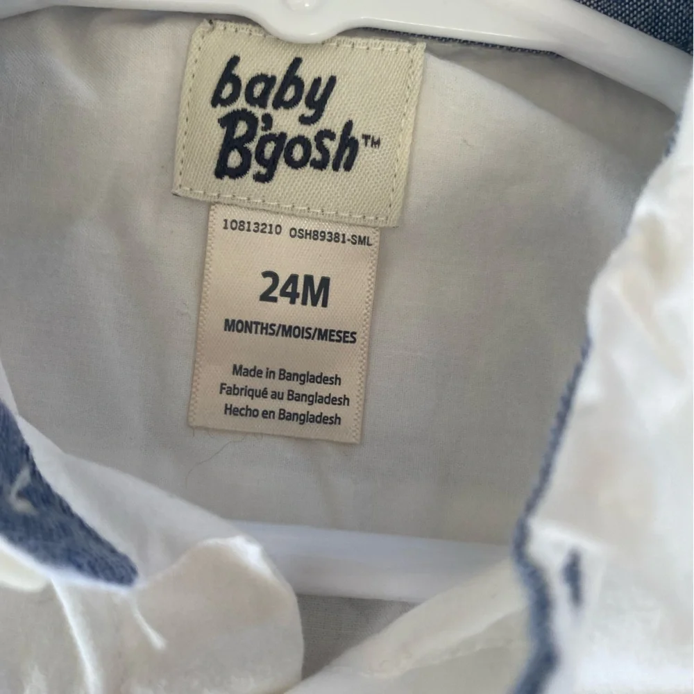 Bundle of Osh Kosh  & Carter’s Bodysuit,Jeans & Overalls Size 24M